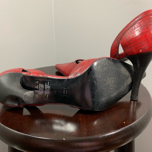 Kenneth Cole deep red snakeskin heels - Picture 5 of 6